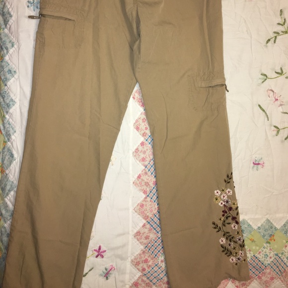 Clearance 🛍 Fashion bug khaki beaded flowery pants. - Picture 6 of 7
